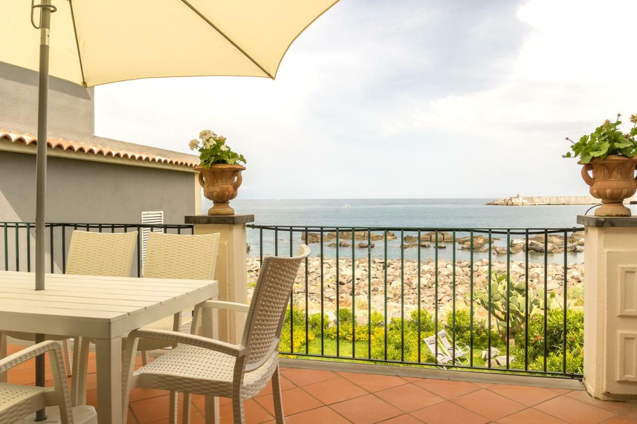 Les Suites - Apartments Riposto Exterior foto